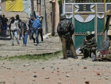 Ινδία: Τουλάχιστον έξι νεκροί από τις διαδηλώσεις στο Κασμίρ (φωτό)